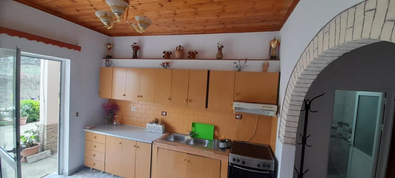 Honey-House “Kastrioti” Διαμέρισμα Πρεμετή Δωμάτιο φωτογραφία